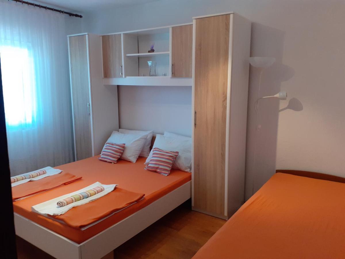 Luminaria Solis Vacation Home Rogoznica  Exterior foto