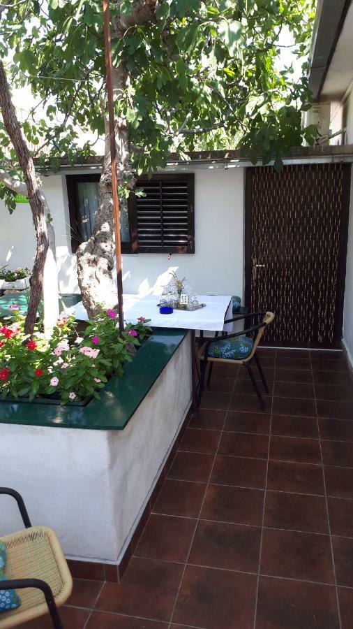 Luminaria Solis Vacation Home Rogoznica  Exterior foto