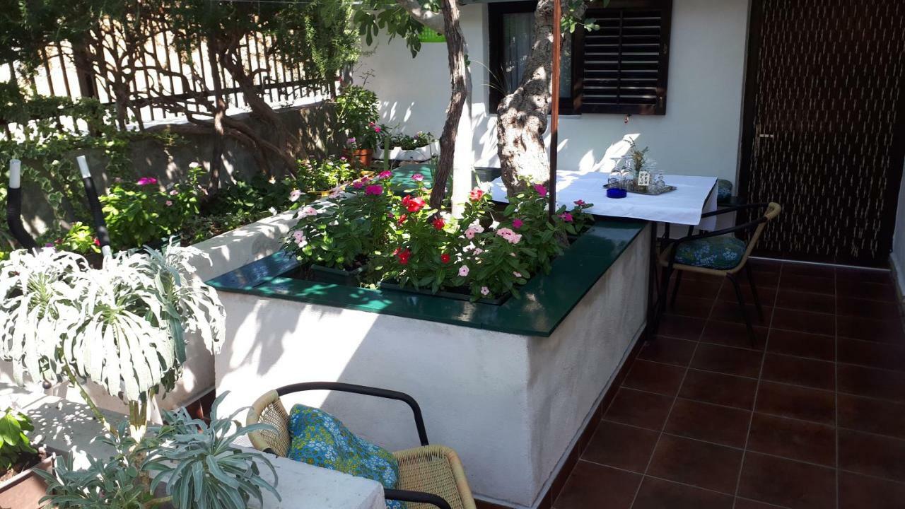 Luminaria Solis Vacation Home Rogoznica  Exterior foto